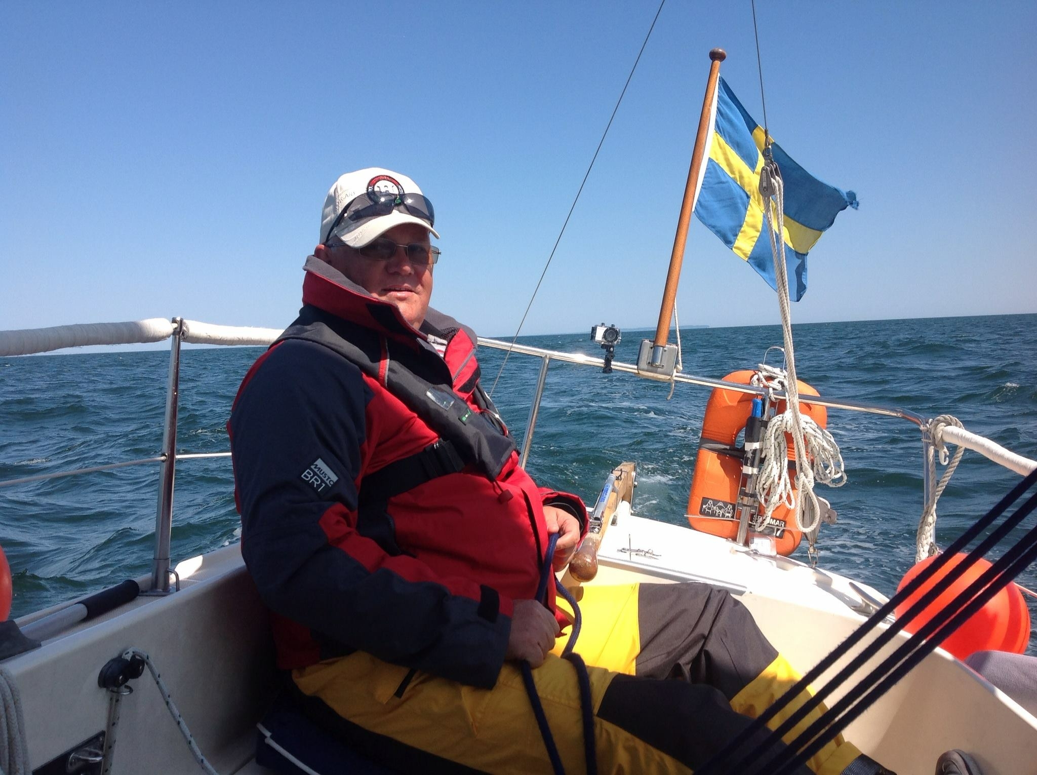 All about VHF radios frequency, range, MMSI code, ATIS code, DSC call